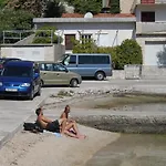Nyaraló Seaside House For Families With Children Zrnovska Banja, Korcula - 20618 Žrnovo
