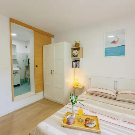 Дом отдыха Seaside House For Families With Children Zrnovska Banja, Korcula - 20618 Zrnovo